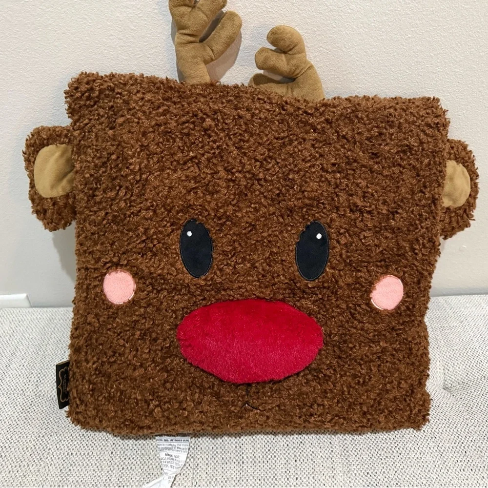 FAO SCHWARZ Brown Christmas Reindeer Face Pillow 20